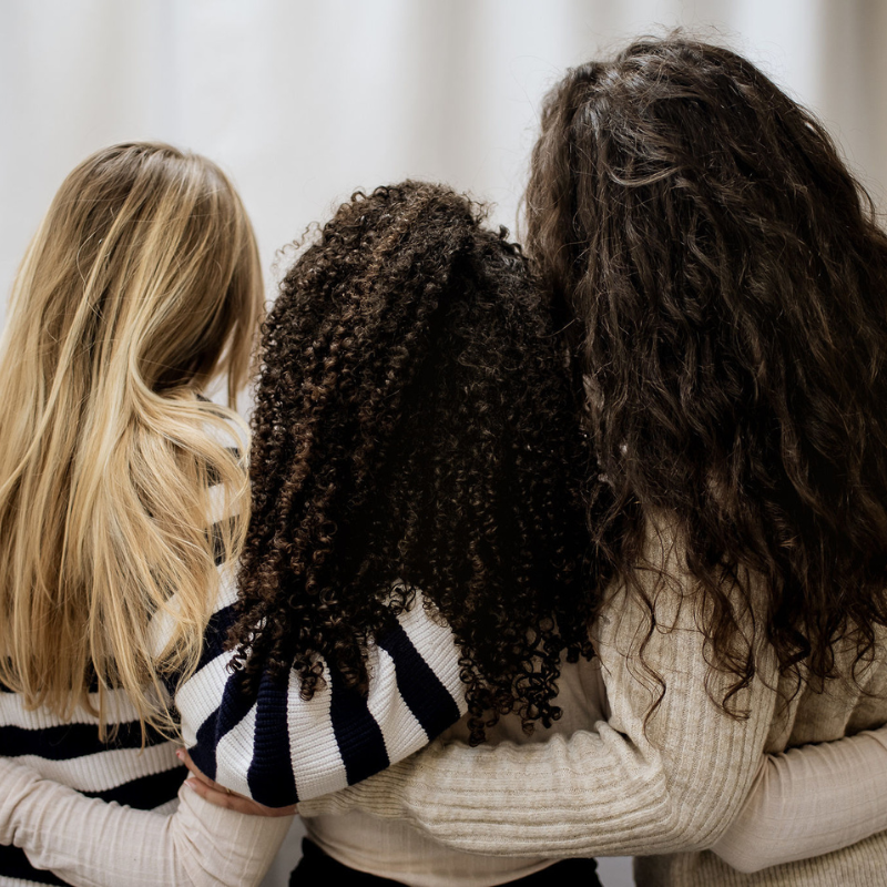 Recette cheveux abîmés - Préviens la casse et adopte notre recette miracle pour fortifier tes cheveux !